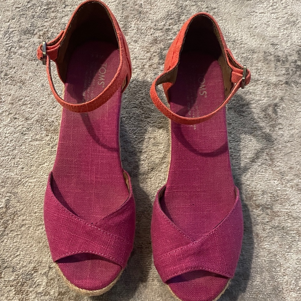 Toms pink orange wedge sandals shoes